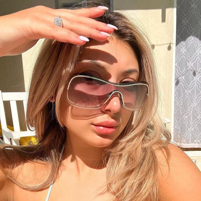 Women's Fashionable Metal Street Shot Sunglasses - Peek A Boo Undies