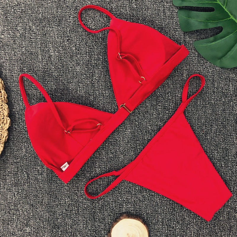 Düz Renk Bölünmüş Toplanmış V Şekilli T-sırtlı Bikini
