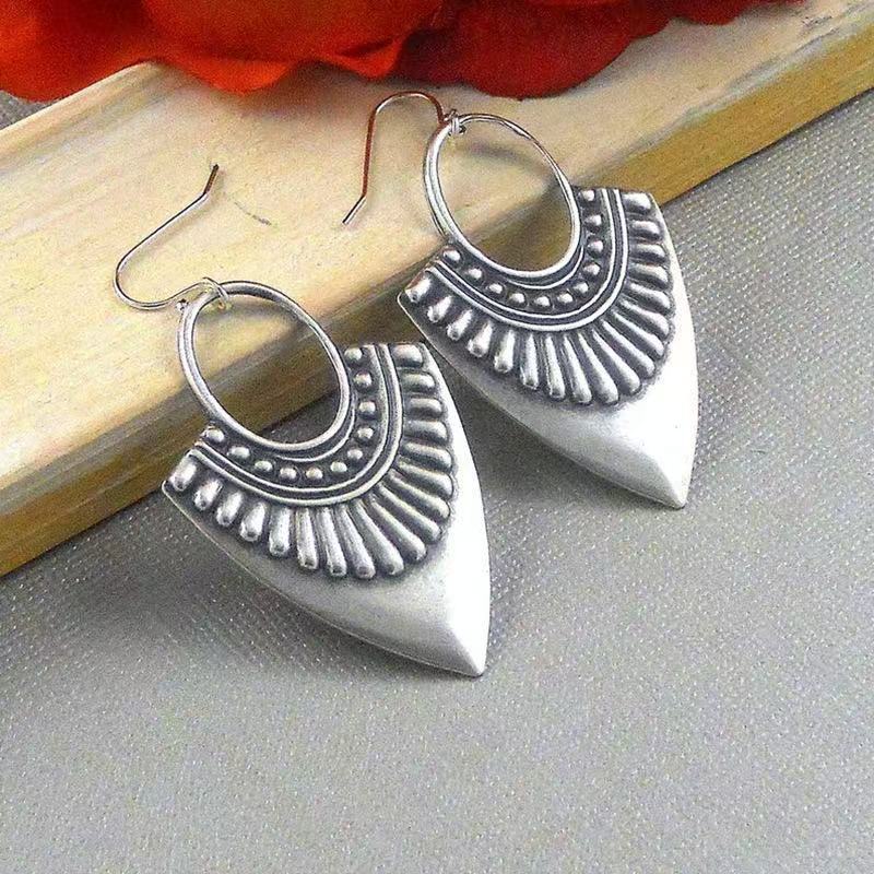 Vintage Exquisite Geometric Carved Pendant Earrings
